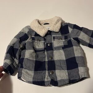 Old Navy boys 12-18 mo flannel shacket with Sherpa lining good condition C1